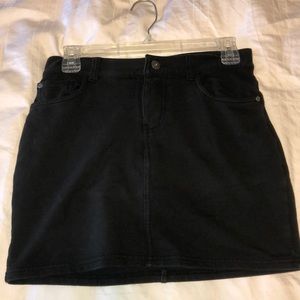Black pocket skirt